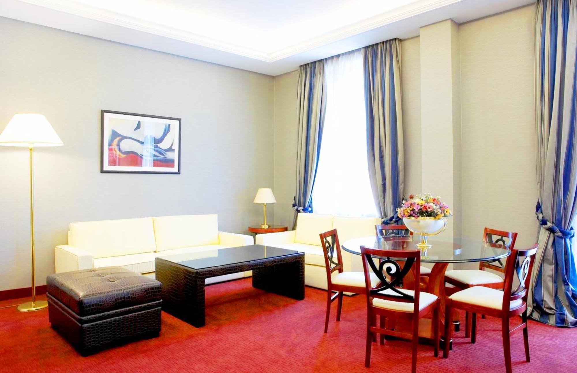 Piraeus Theoxenia Hotel Ngoại thất bức ảnh A suite at the Hotel Astoria