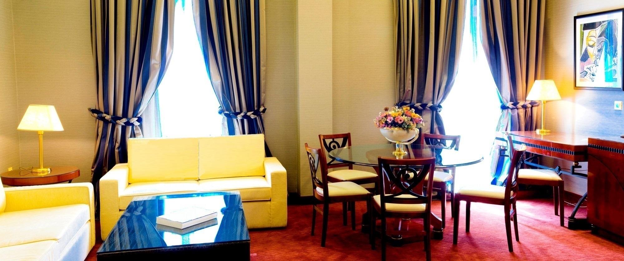Piraeus Theoxenia Hotel Ngoại thất bức ảnh A suite at the hotel