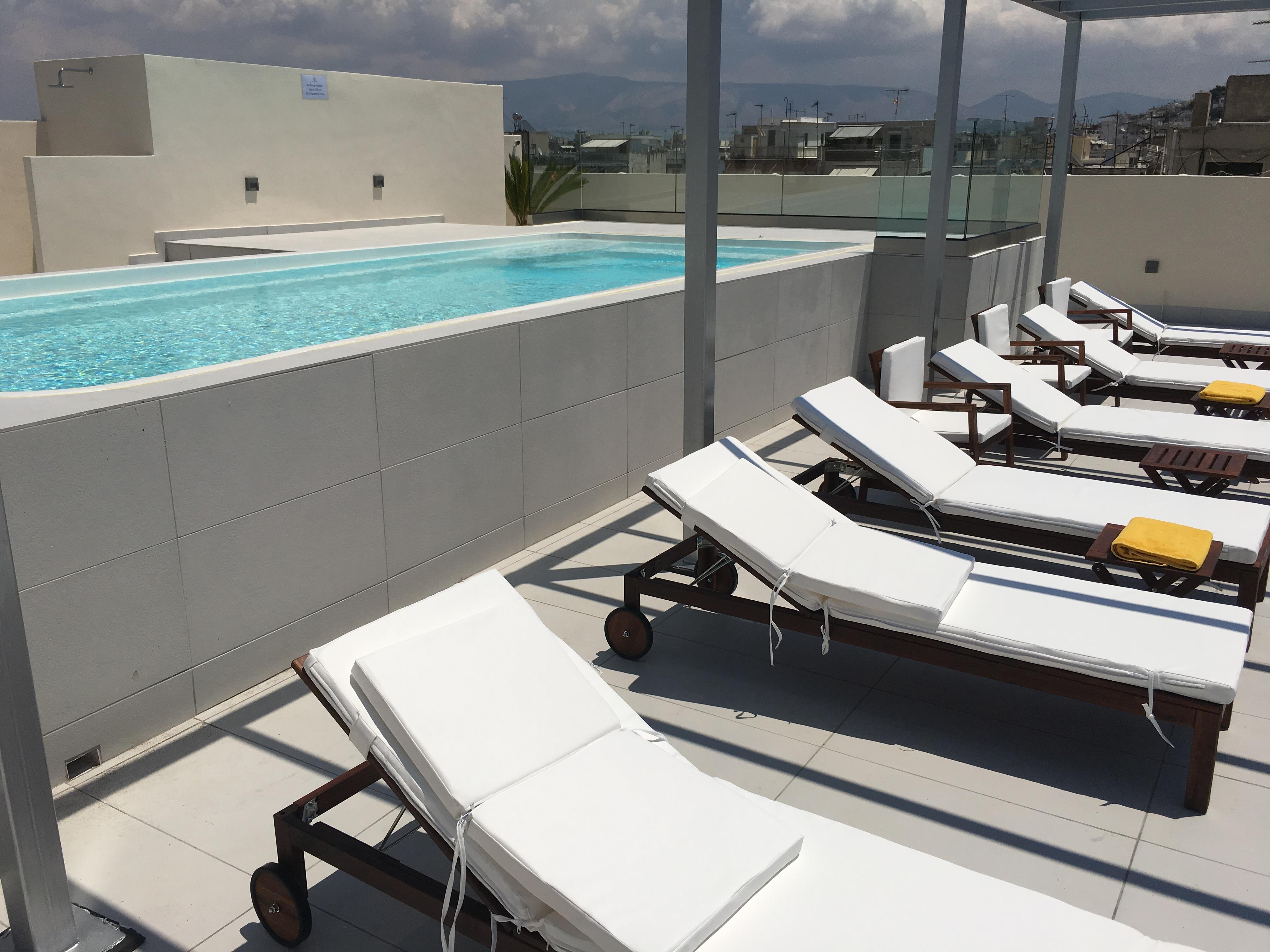 Piraeus Theoxenia Hotel Ngoại thất bức ảnh Rooftop pool at the hotel