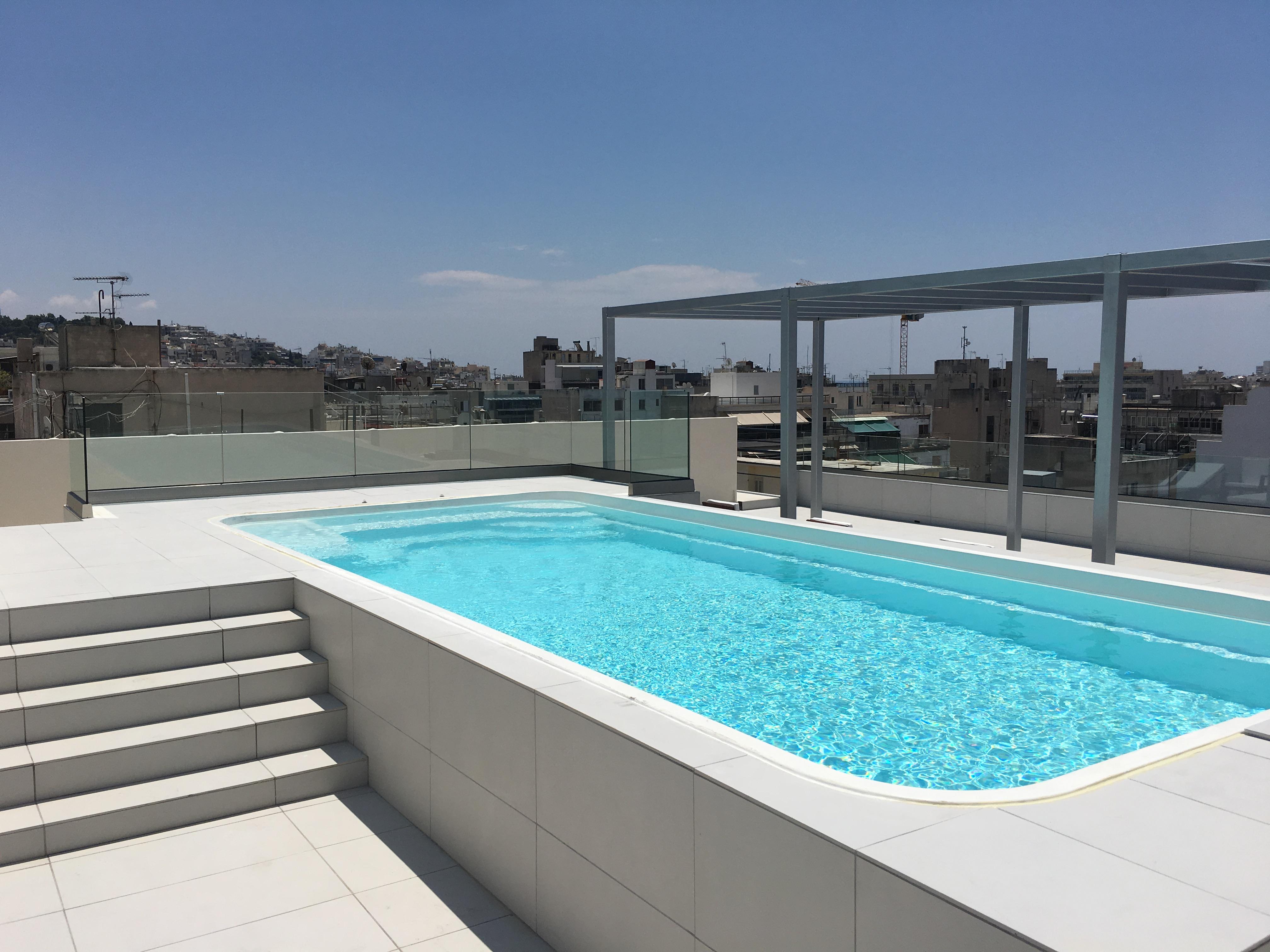 Piraeus Theoxenia Hotel Ngoại thất bức ảnh Rooftop pool in Madrid, Spain