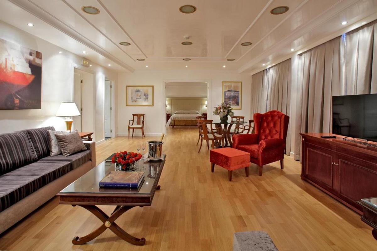 Piraeus Theoxenia Hotel Ngoại thất bức ảnh Suite at the Hotel